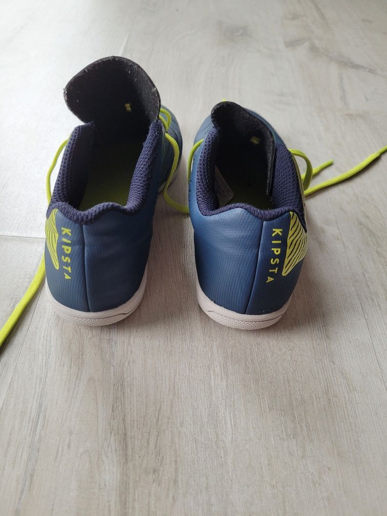 Buty do piłki nożnej halowej i wf rozm 31  Kipsta Decathlon