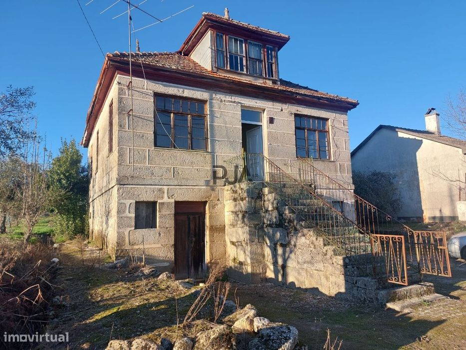 Moradia T5 para Recuperar em Quinta da Ponte