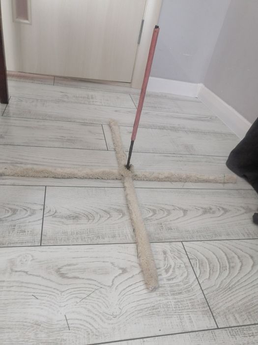 Ялинка штучна (2м.30 см) б/у,