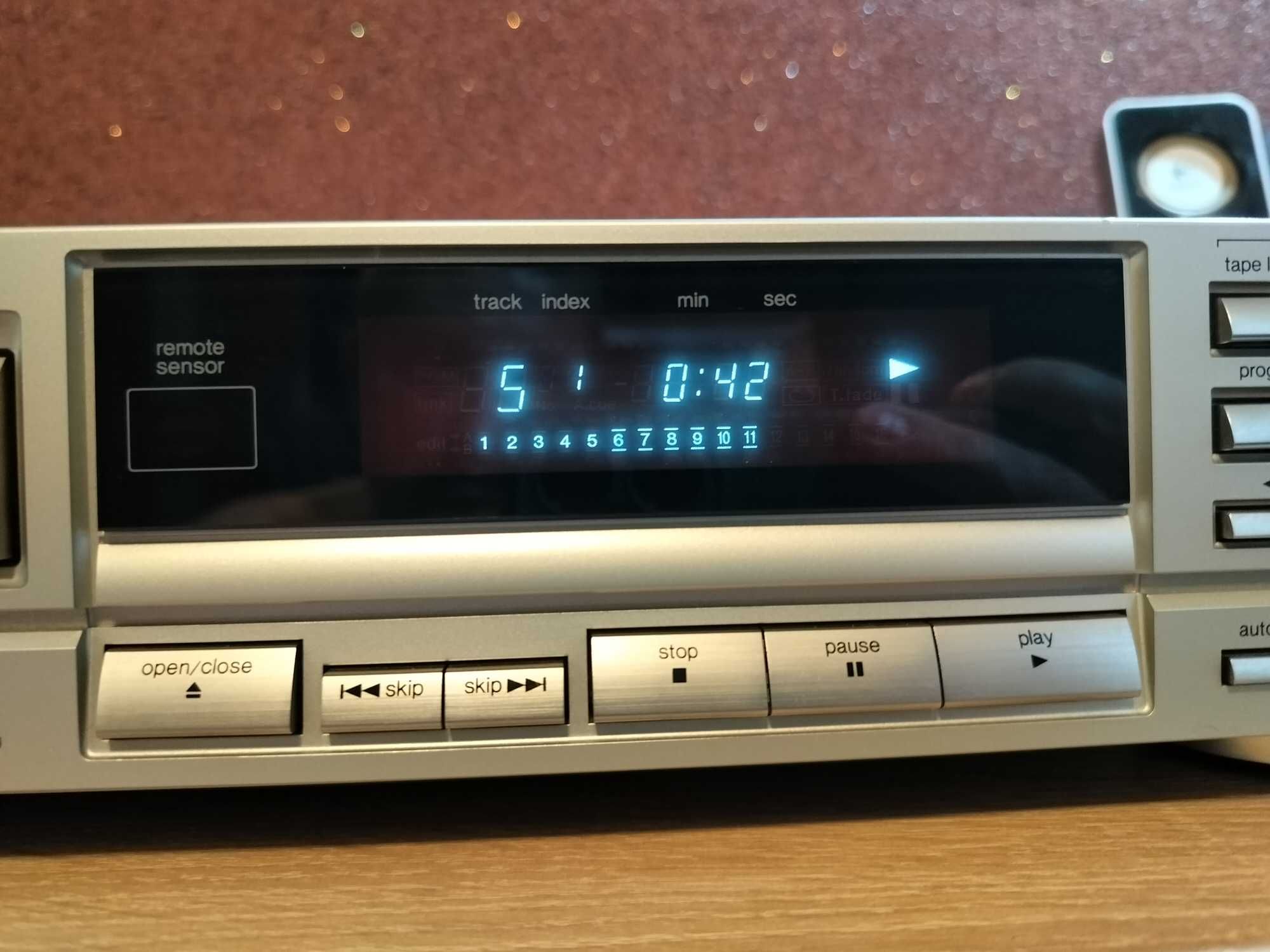 Rezerwacja.Srebrny.Odtwarzacz CD Technics SL P277 A. 100% sprawny.