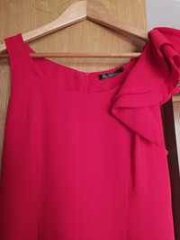 Красное платье с баской