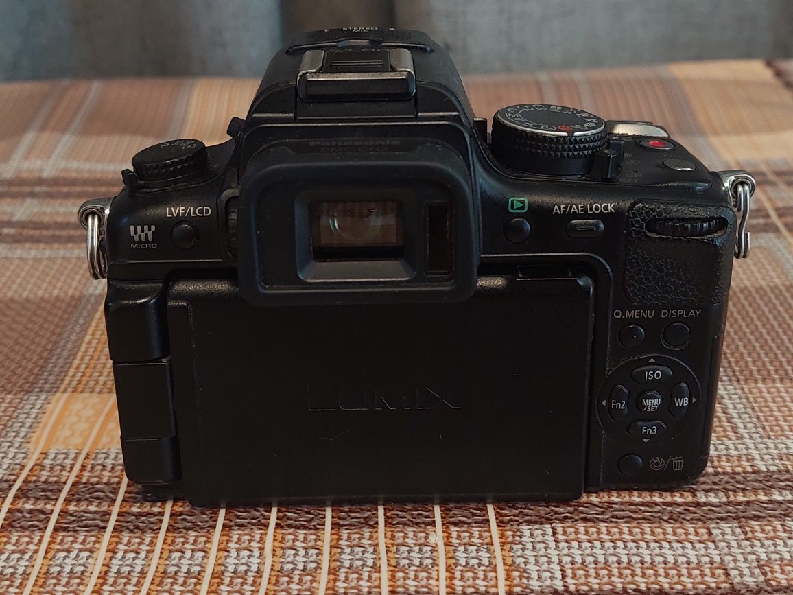 Panasonic Lumix GH2 + об'єктив Lumix G Vario 14–45 mm ƒ/3.5–5.6