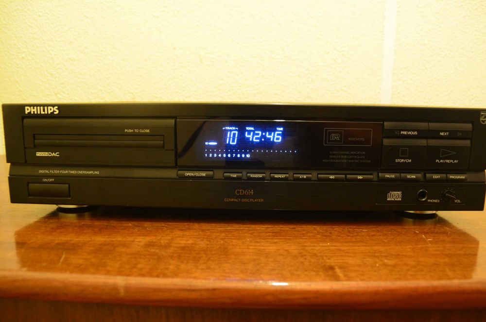 Leitor de CD's Philips CD614