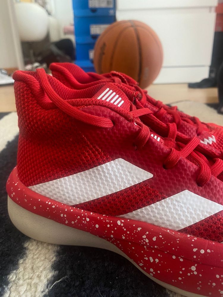 tenis adidas basketball