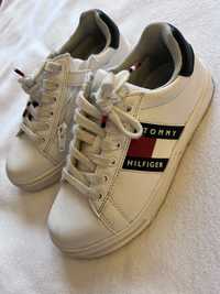 Tenis Tommy Hilfiger 31 como novos