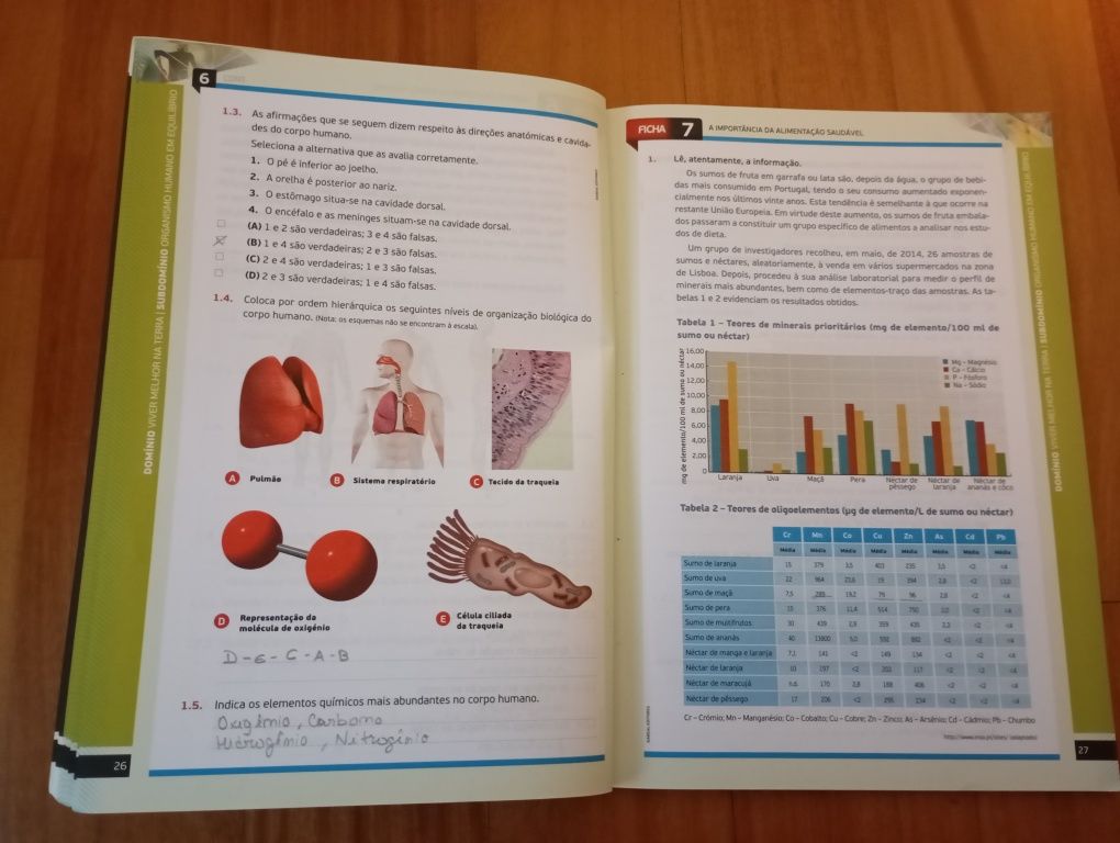 Livro escolar de ciências naturais
