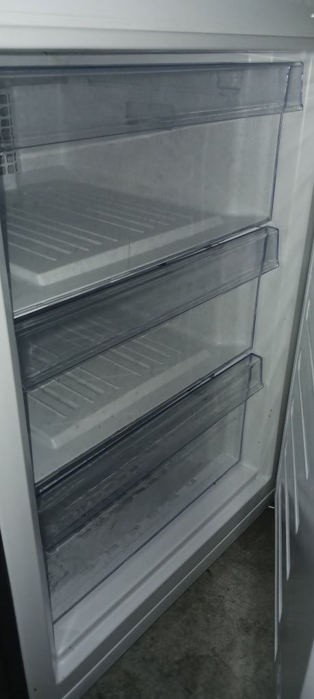 Frigorífico Combinado marca beko
