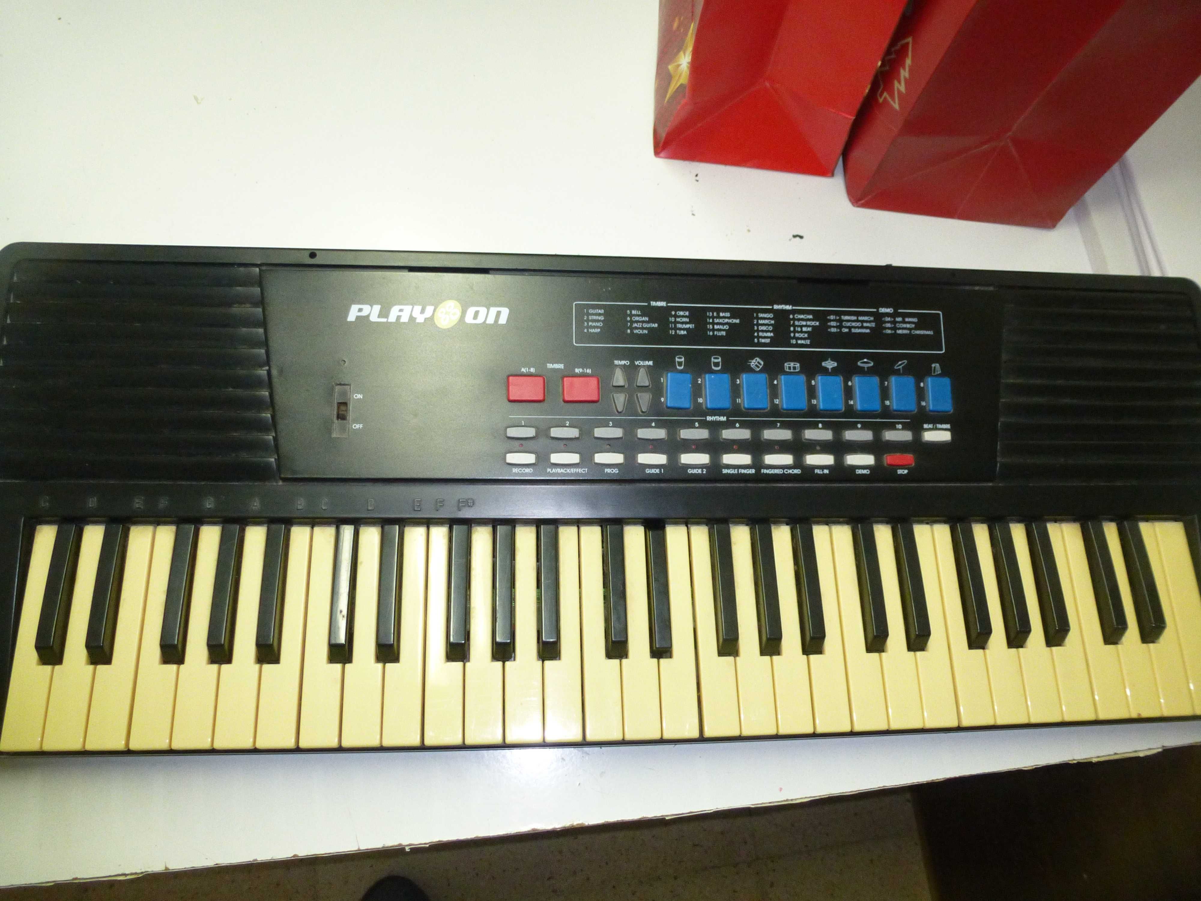 Boa Oportunidade , Vendo piano dá a pilhas e com transformador