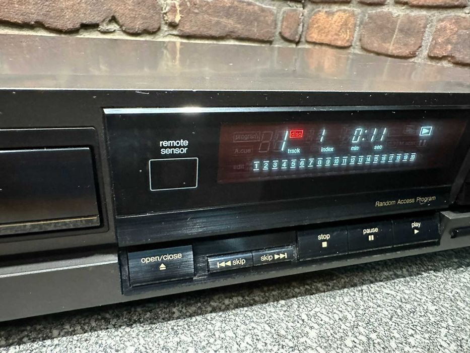 Odtwarzacz CD Technics SL-P 212