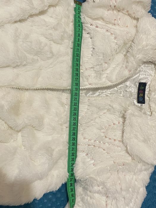 Продам белую шубку (демисезон) на девочку