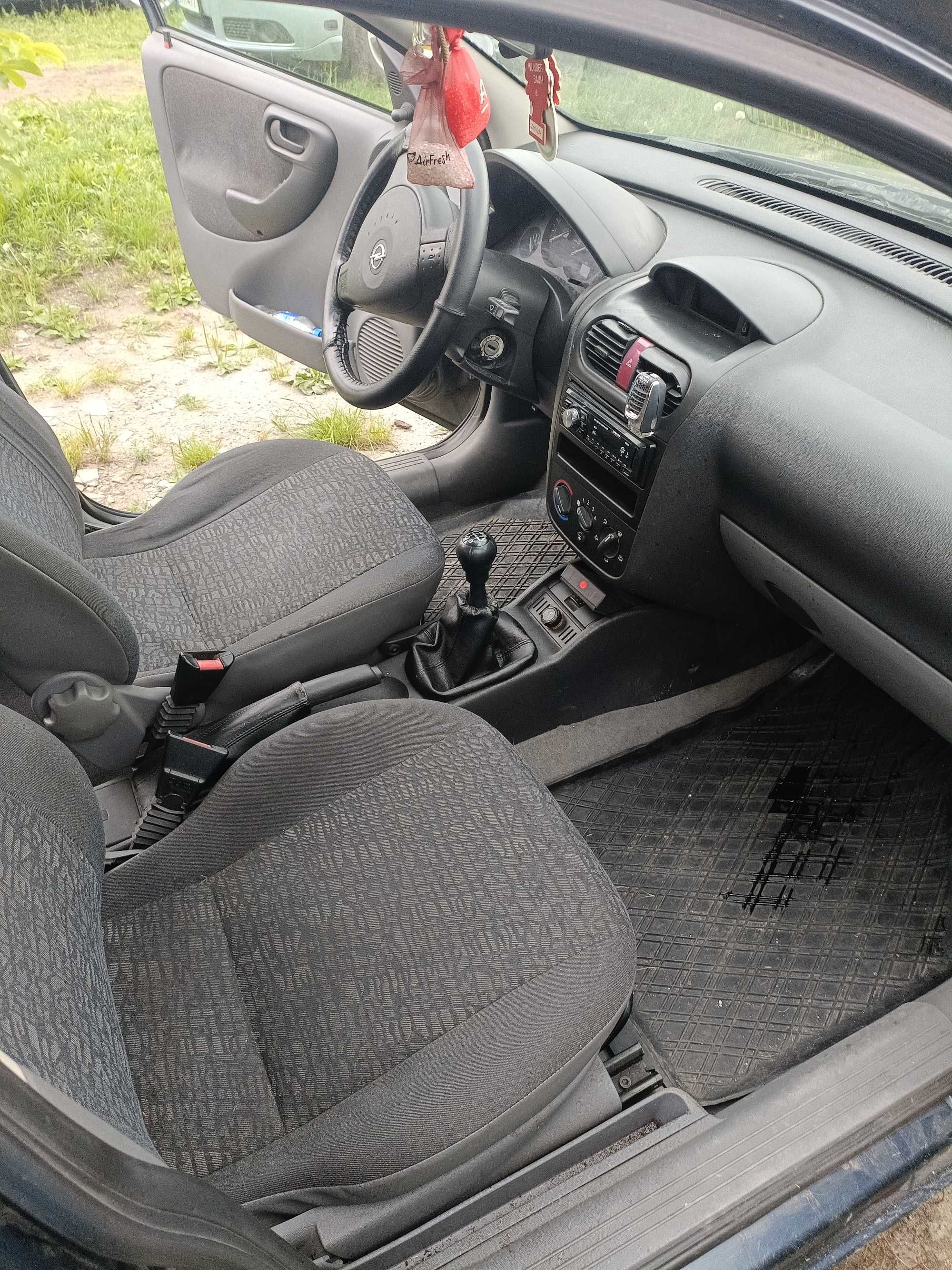 Opel corsa C 1.0 benzynka