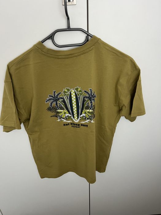 Casaco e t-shirt