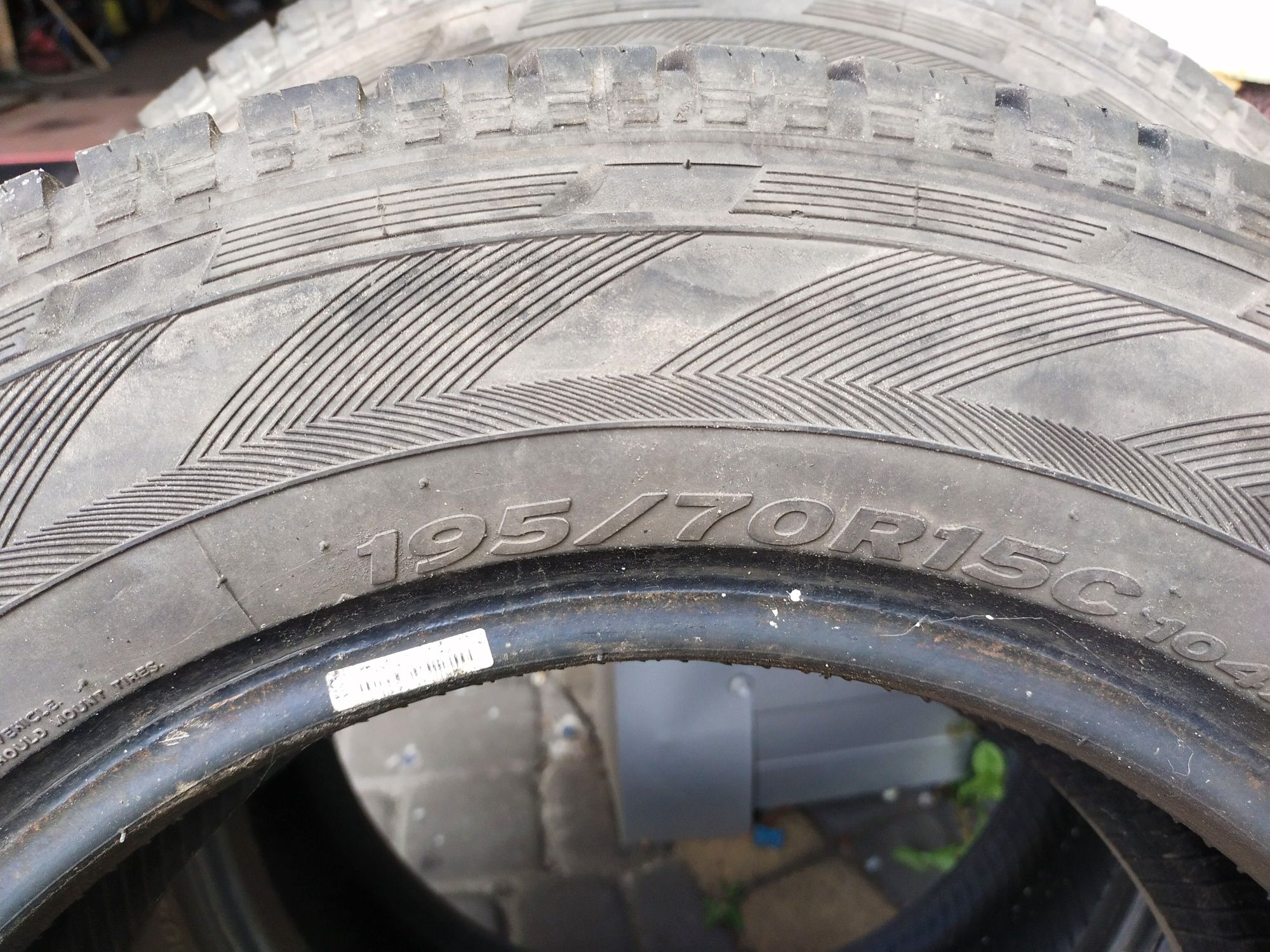 Opony Dostawcze Zimowe Hankook 195/70/15 C