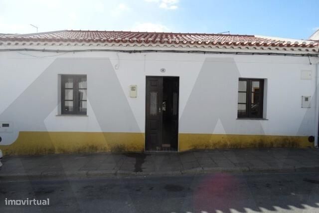 Moradia T2 com quintal - Castro Verde