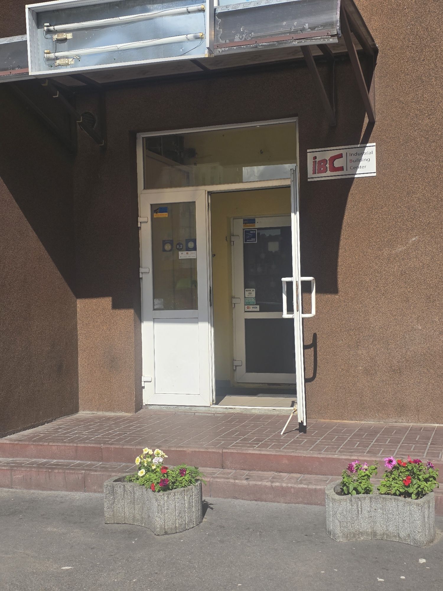 Під будь-який бізнес 127 кв.м., м.Позняки пішки Драгоманова 40ж, 1 пов