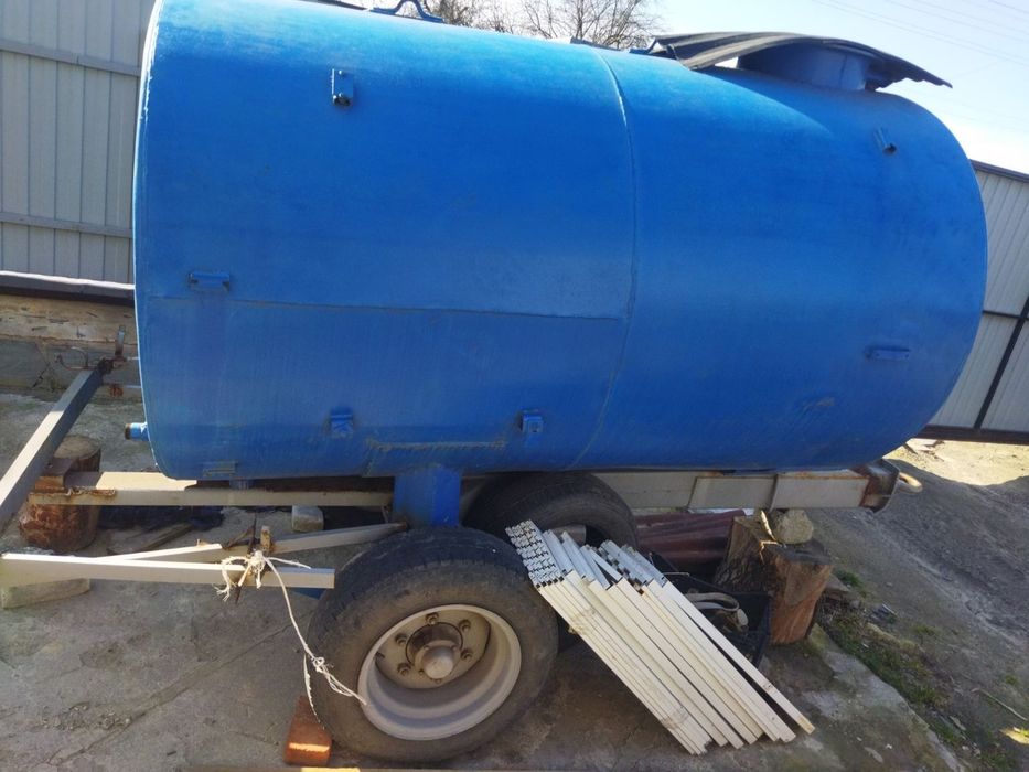 Продам  бочку на колесах