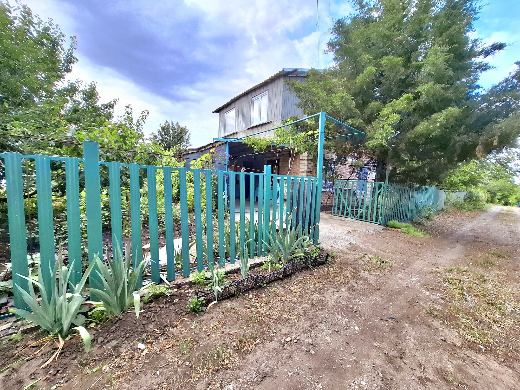 Продам хорошую 2-х этажную  дачу!