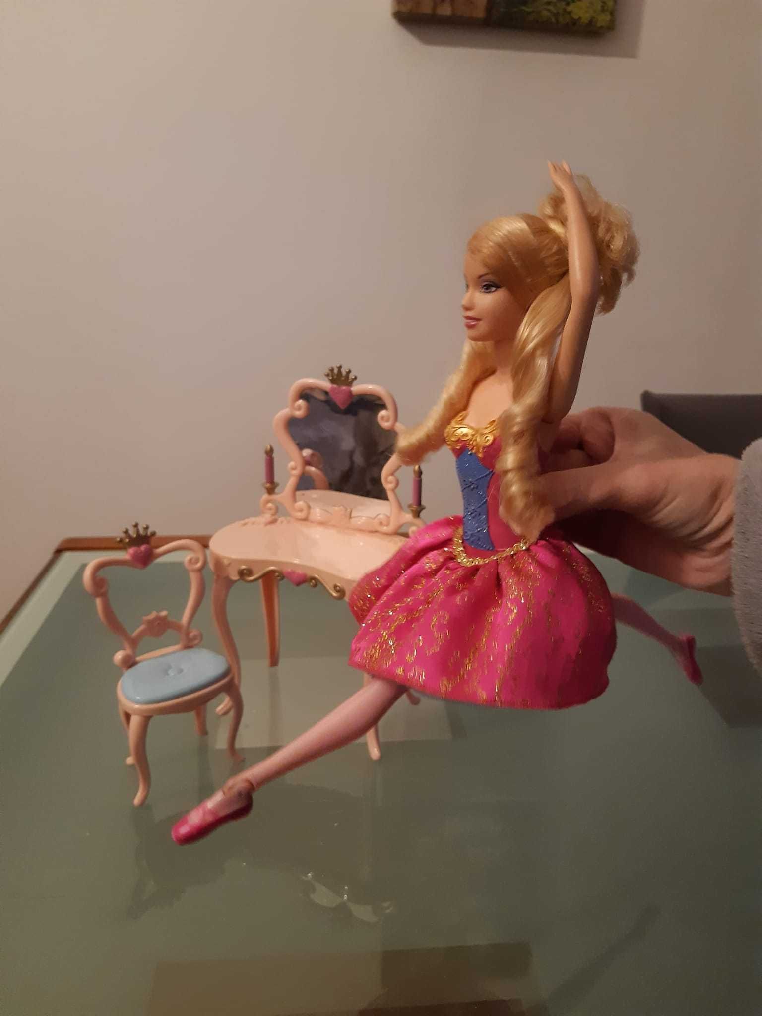 Barbie bailarina, mais toucador e cadeira