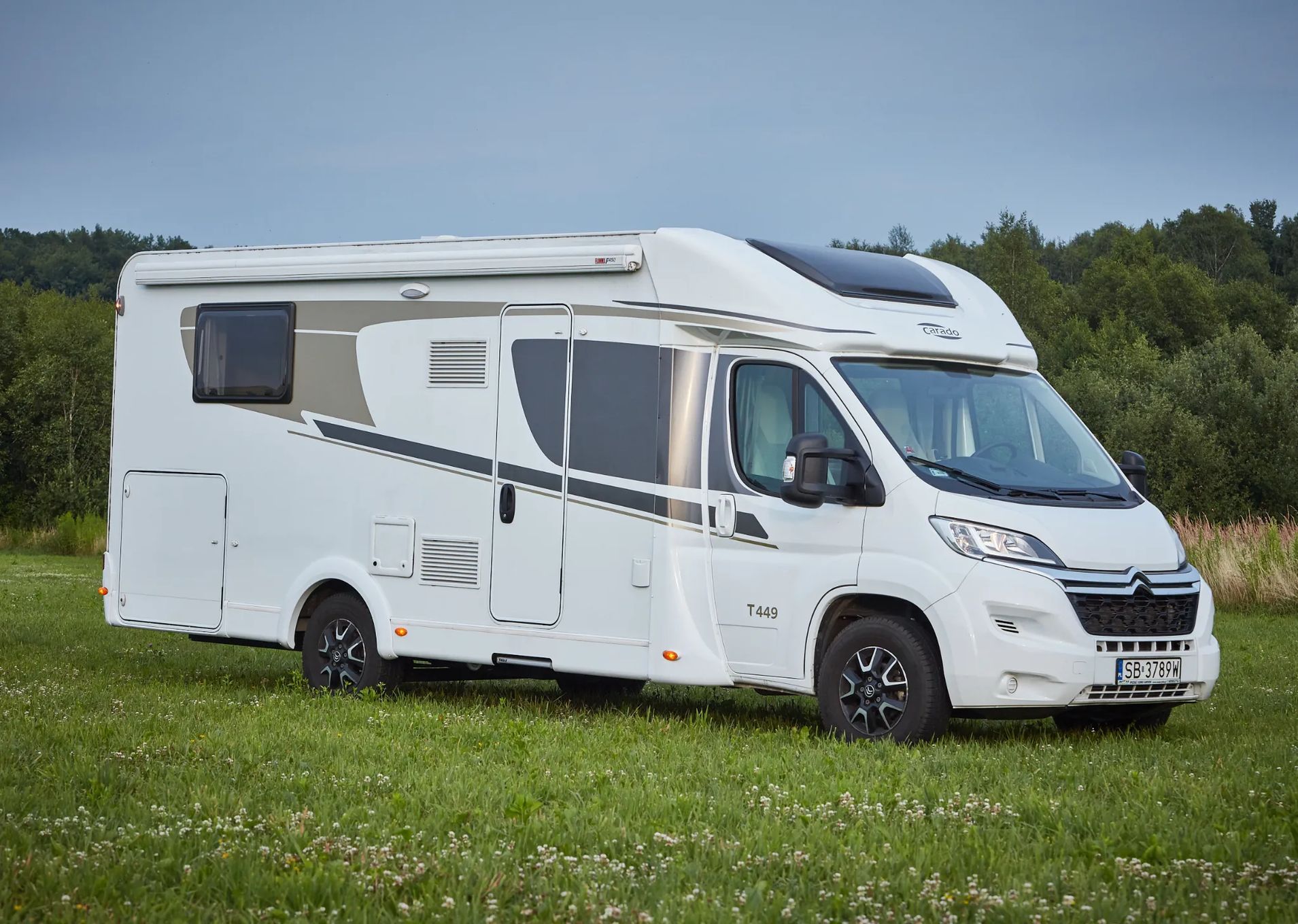 Citroën Jumper  Camper Carado T449 półintegra, bogate wyposażenie