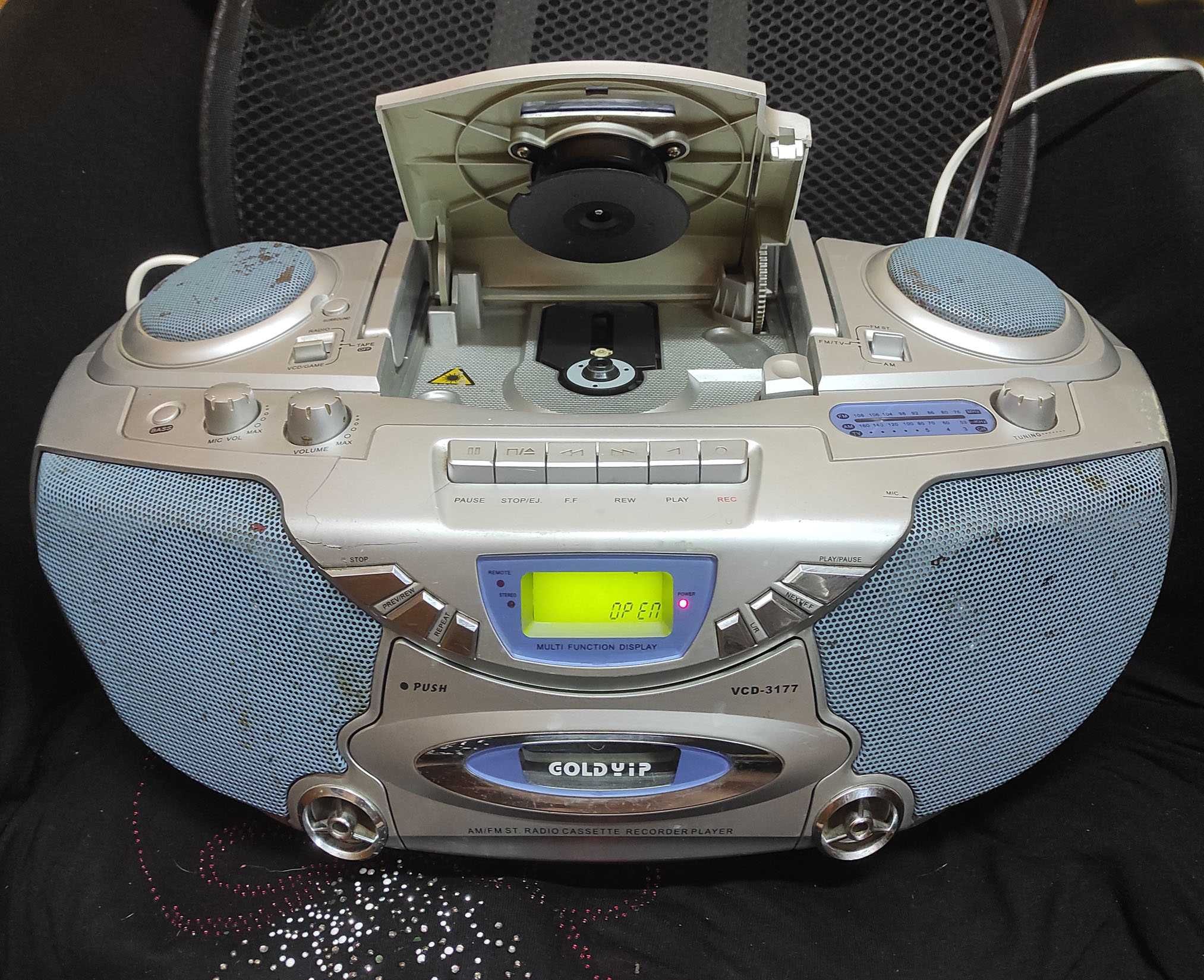 Магнитола Музыкальный центр Gold Yip VCD-3177 CD VCD FM MP3 Karaoke