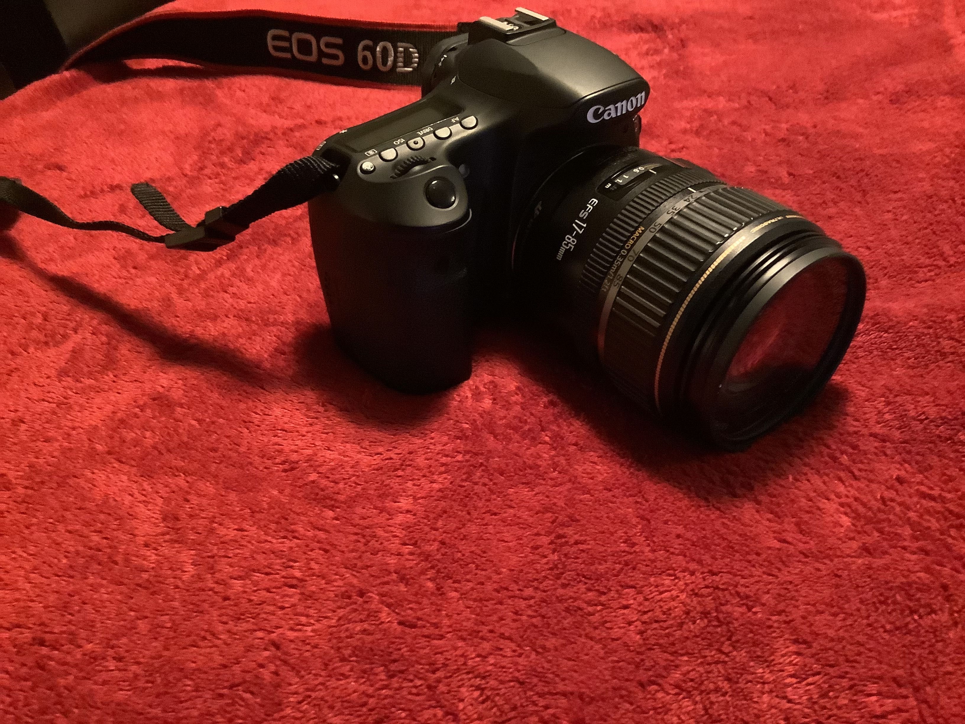 Vendo Canon EOS 60 COMO NOVA