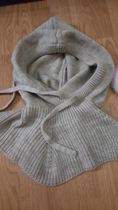 Капур в'язаний бежевий