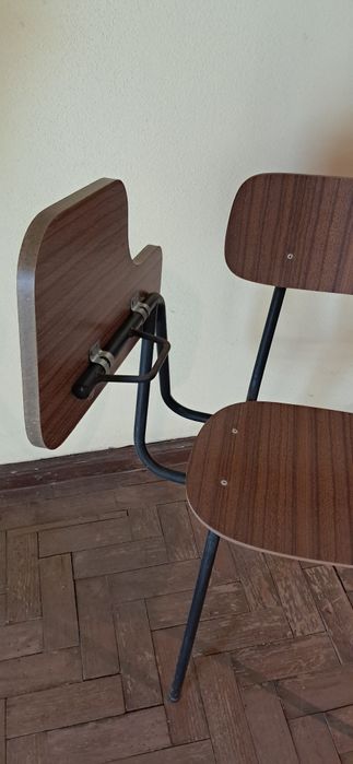 12 Cadeiras em fórmica com tampo