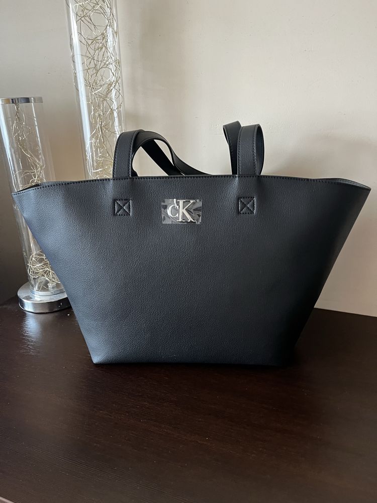 Damska torebka shopperka CK czarna Calvin Klein