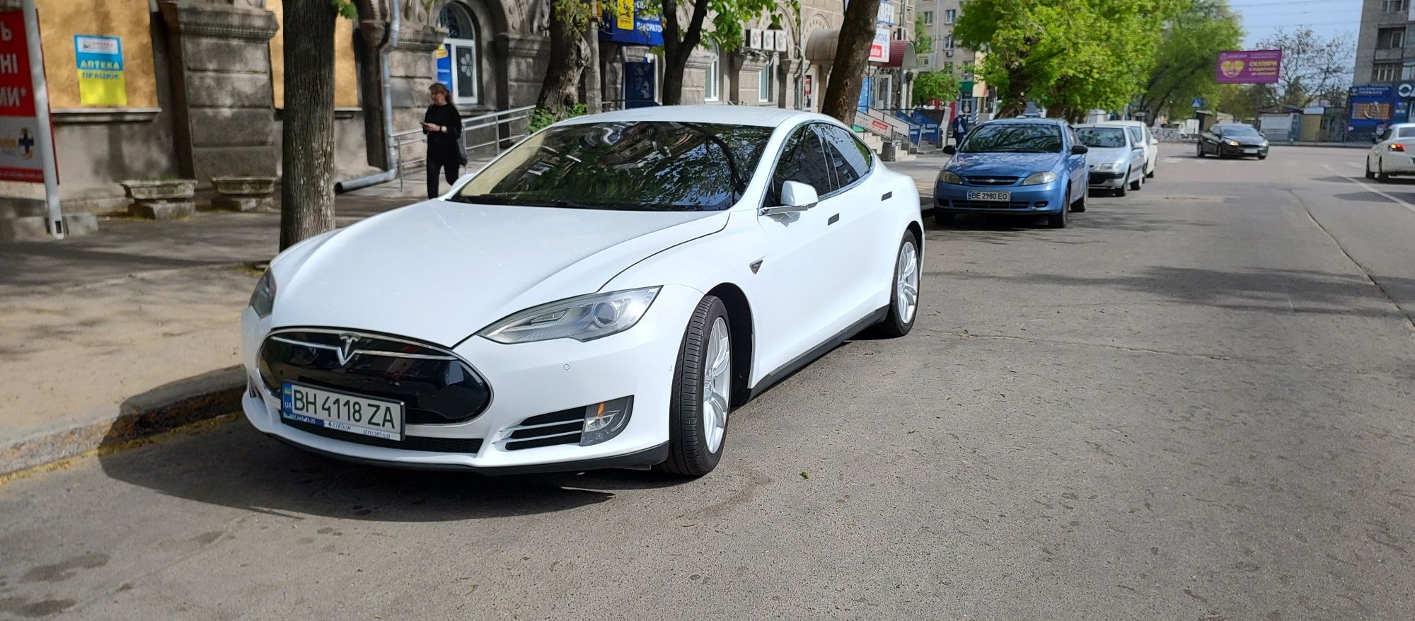 Продаю Тесла model S85