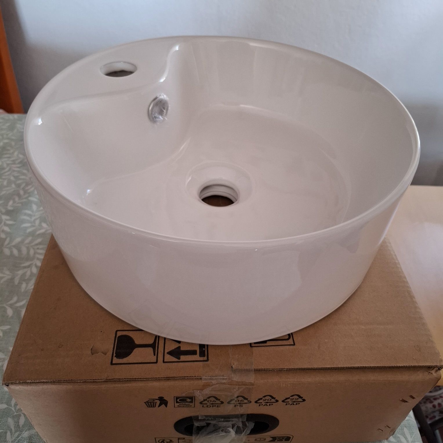 Lavatório de pousar