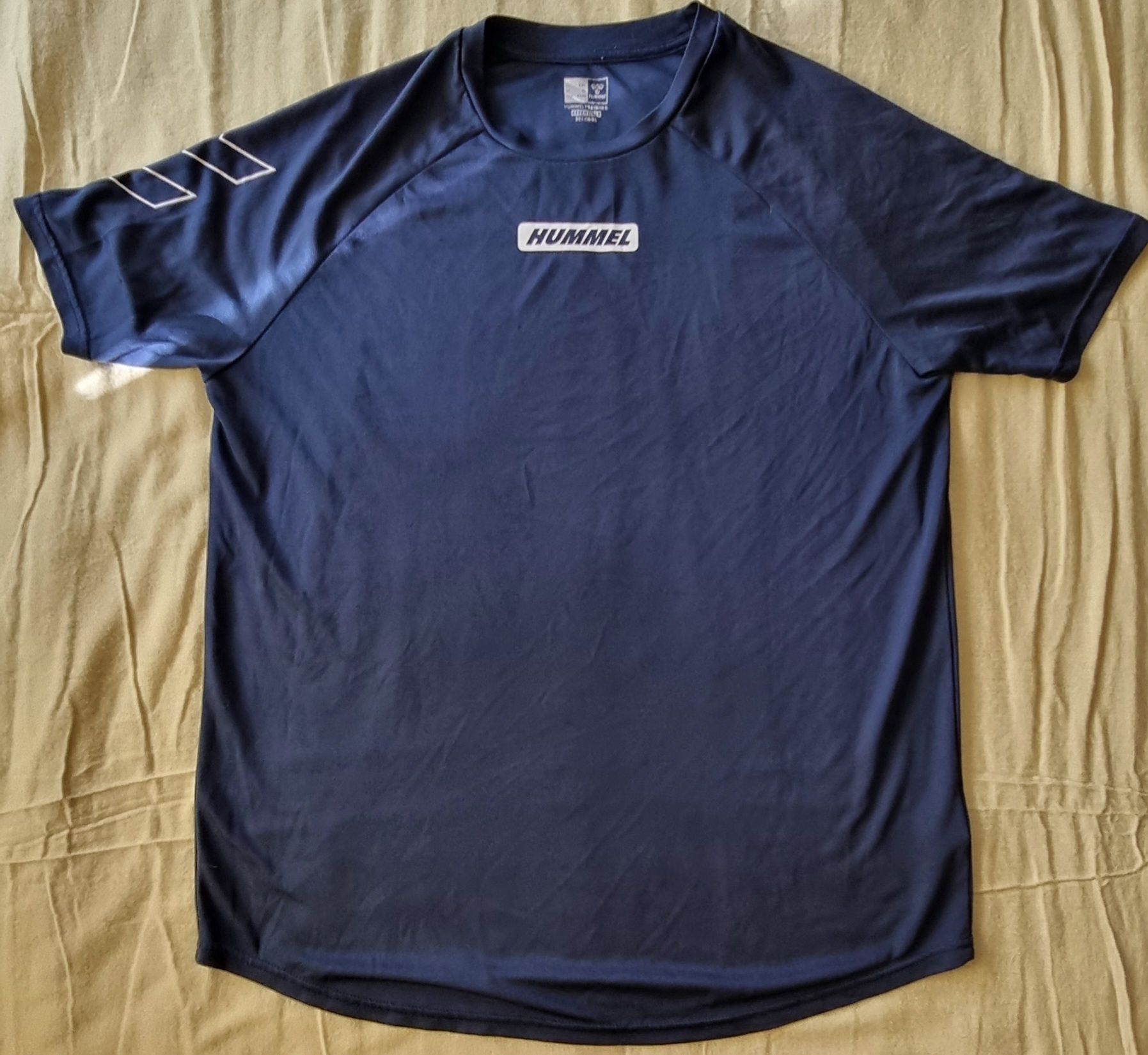 Koszulka firmy Hummel rozm. XL