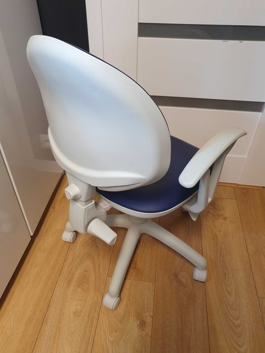 Ergonomiczne krzesło biurowe - Smart White GTP