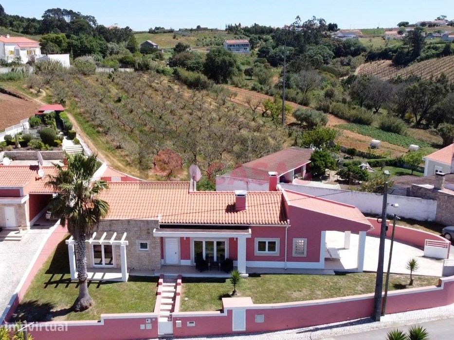 Moradia Isolada com piscina privada perto de São Martinho do Porto