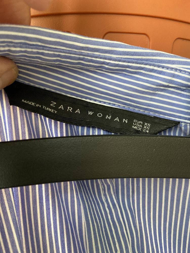 Camisa Zara XS azul/branca