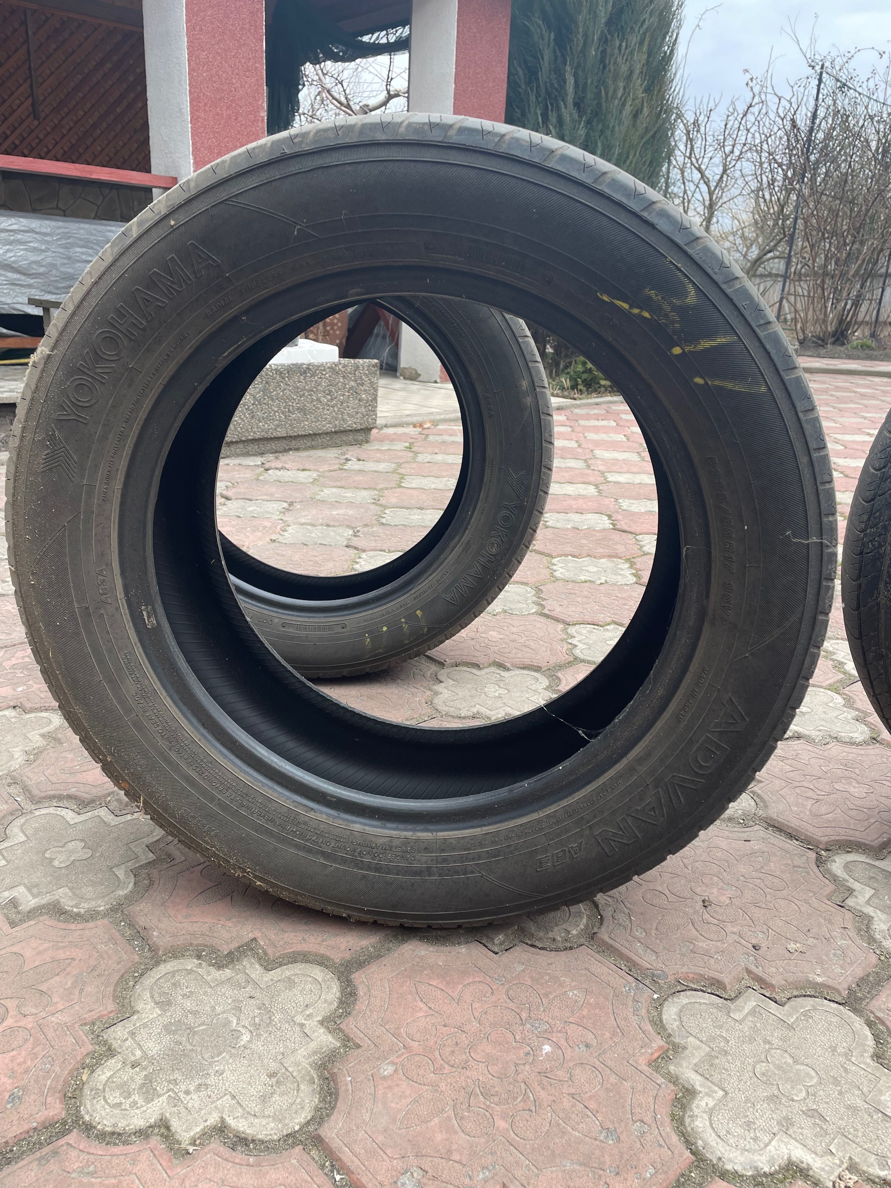 Продам літню резину 225 на 55 r 17 Yokohama