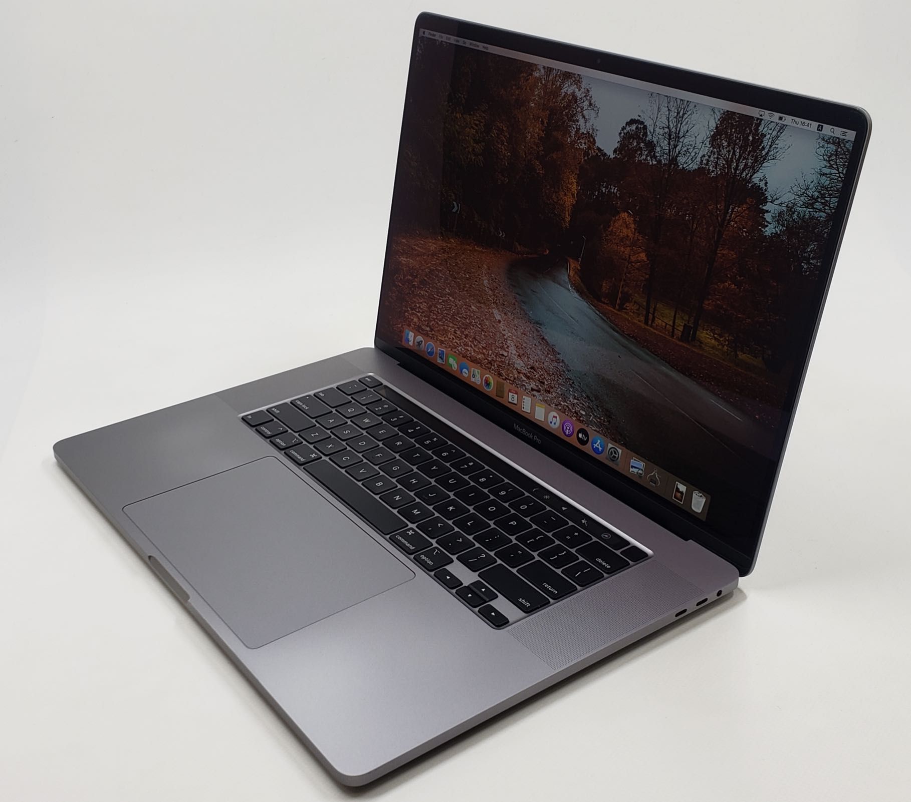 TOP SALE! Ноутбук MacBook Pro 16'' Custom  2019 i9/16/512/5300M, 4GB