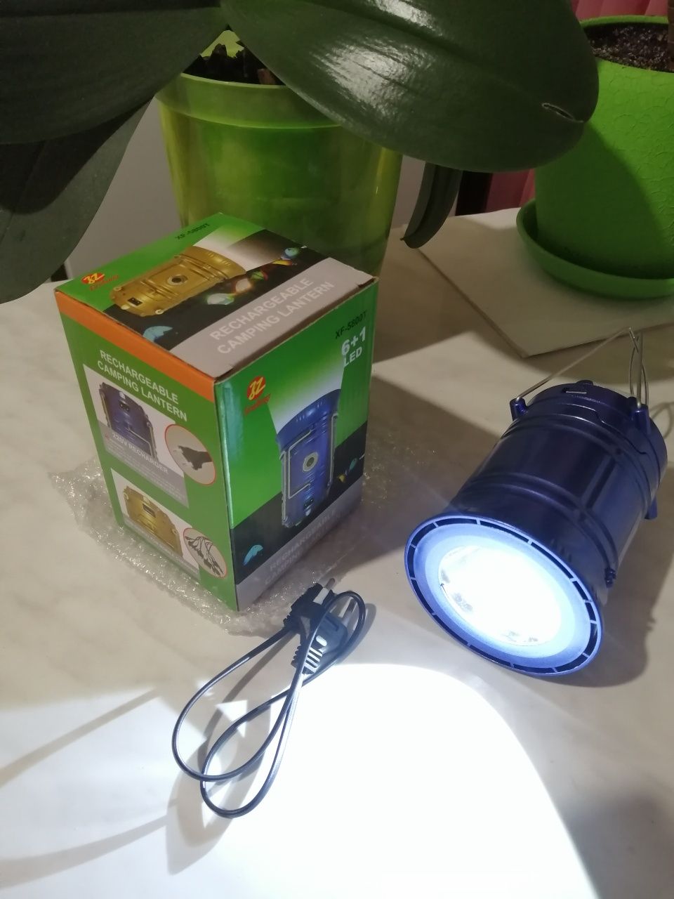 Светодиодный LED фонарь-лампа для кемпинга с солнечной панелью
