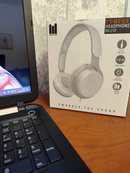 Portátil Toshiba L50 OFERTA de Headphones 

Portátil com:

Windows 1