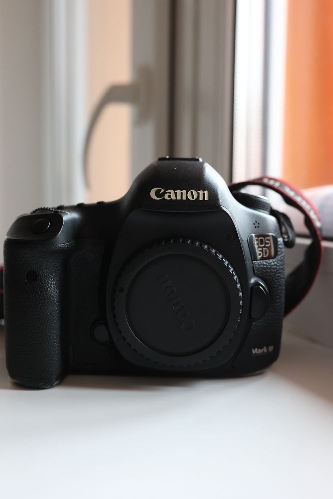 Продаю  Canon 5d Mark 3