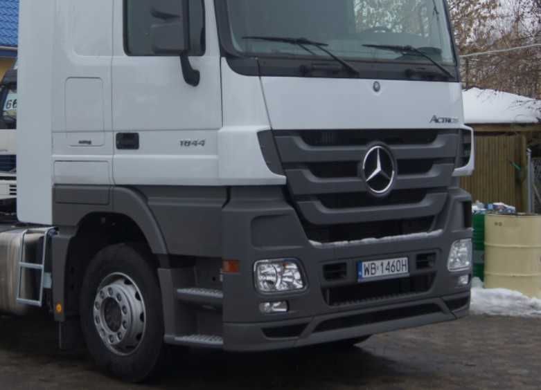 Mercedes Actros  MP2 MP3 MP4 MP5 АКТРОС бампер передний, разборка