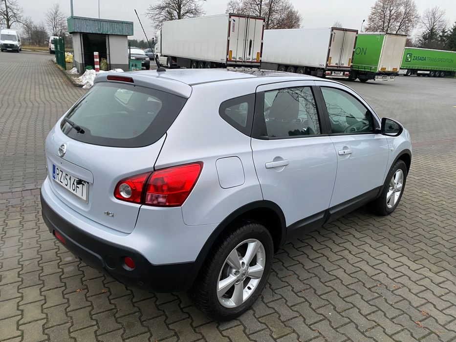 Nissan Qashqai 2.0 4x4 AUTOMAT, kamera cofania, panorama, super stan
