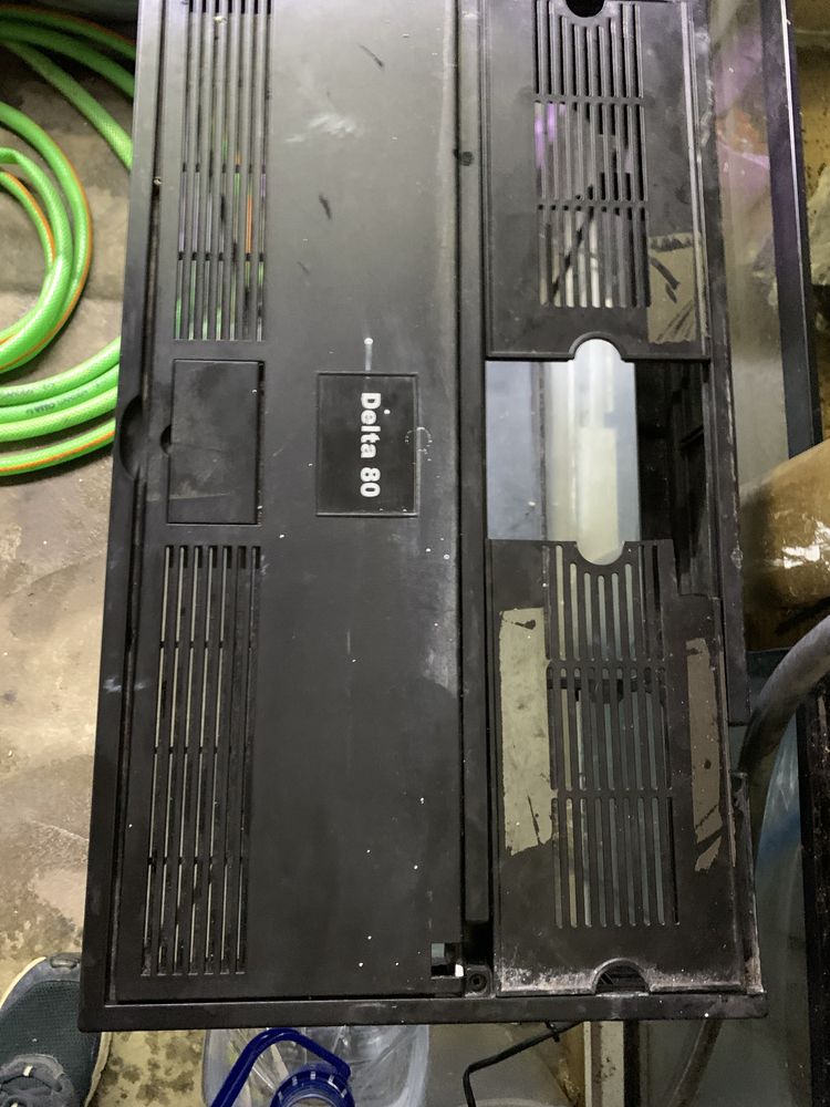 Disponivel aquario Delta  com tampa
