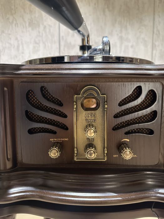 Проигрыватель пластинок, CD, USB, FM громфон