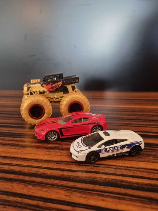 продаю 3 машинки (мого брата)