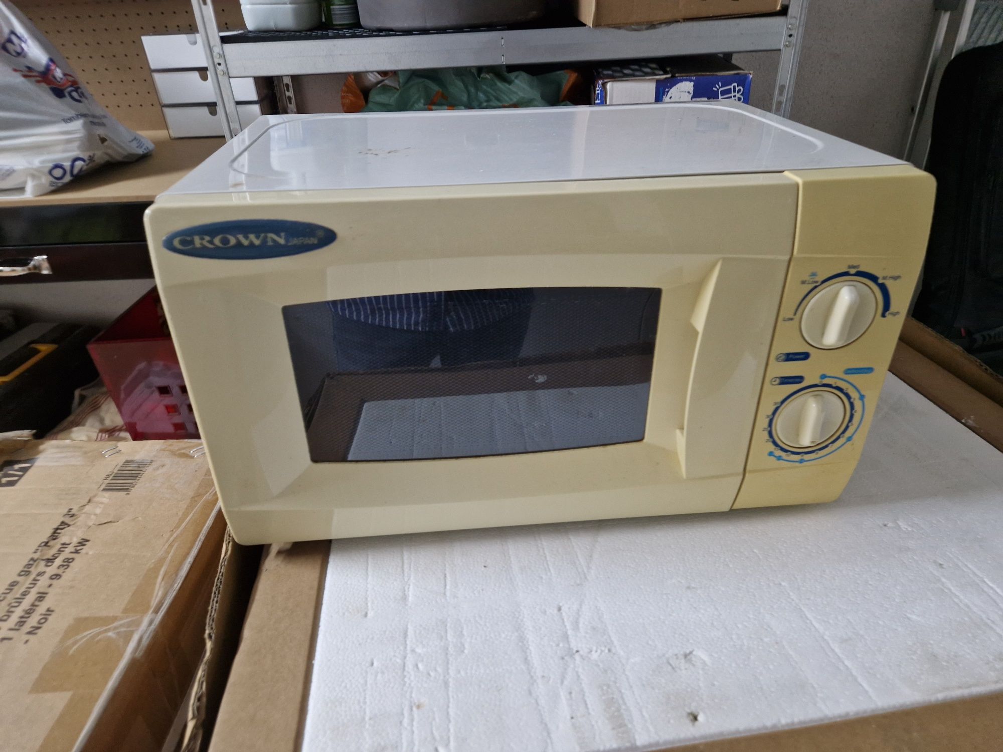 Microondas Crown 700w