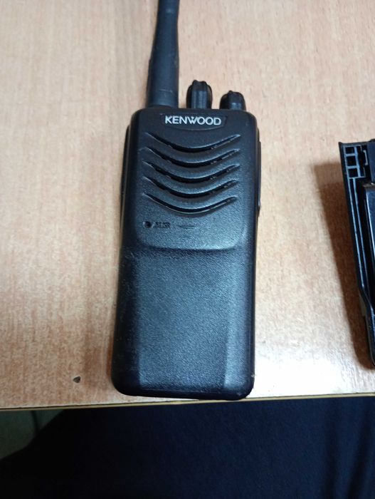 kenwood tk 2000-1 Сама мініатюрна й найлегша рация Kenwood TK-2000,