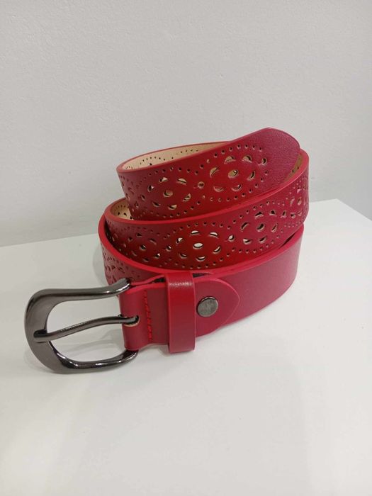 Nowy czerwony pasek vintage