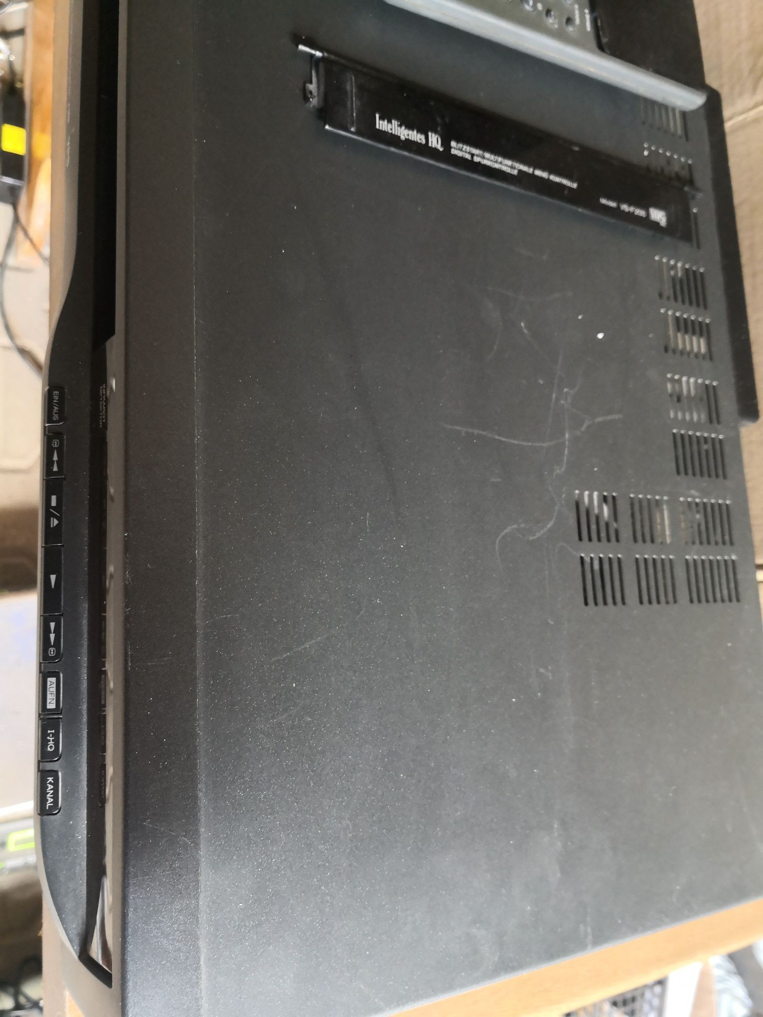 Magnetowid Akai F200EOG +Pilot opis