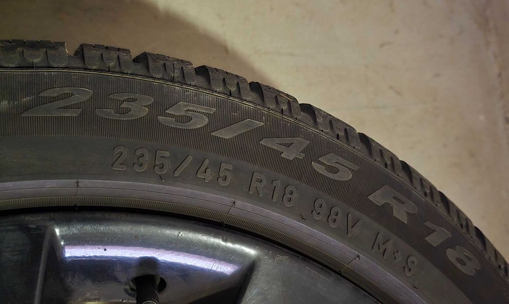 Koła zimowe 235/45R18 Passat B6 B7 B8