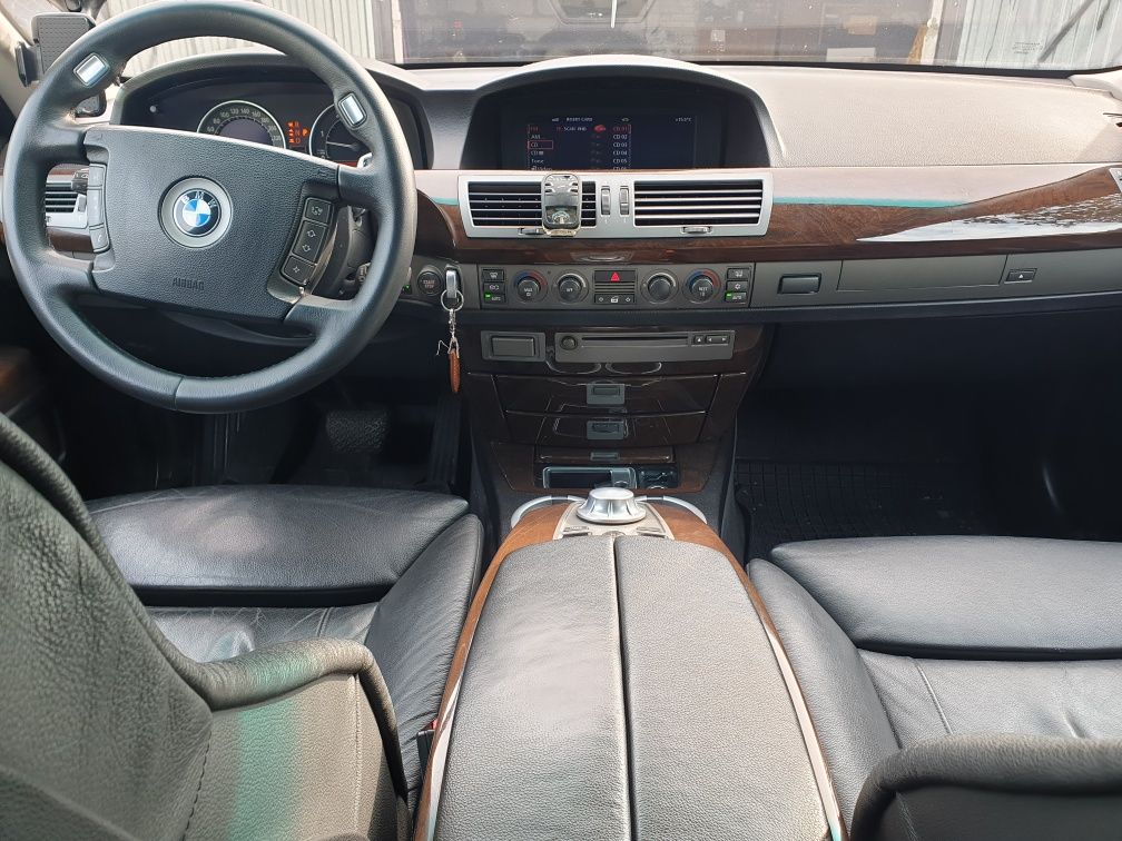 BMW 7  E65 3.0d 218